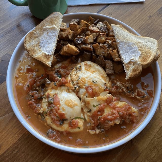 Huevos Ahogados (Mexican Style Drowned Eggs in Salsa).